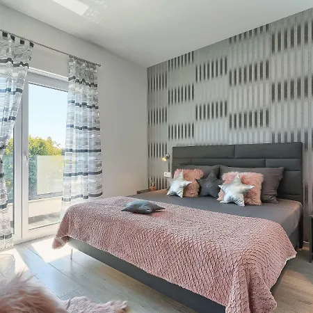 Ella Premantura By Interhome プーラ