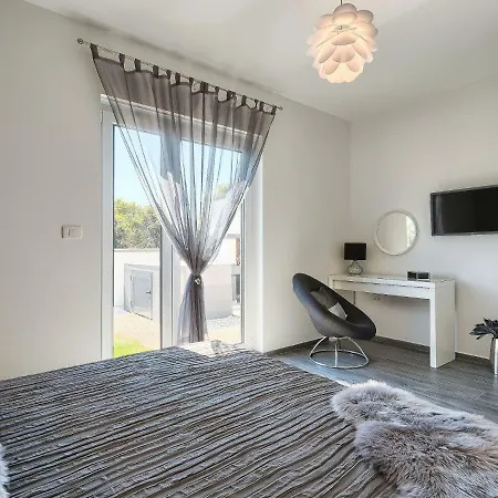 Ella Premantura By Interhome * プーラ