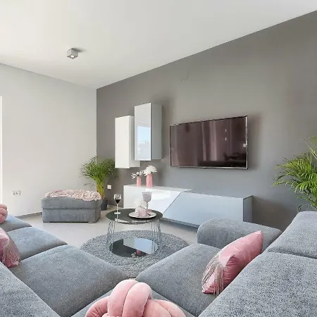 Ella Premantura By Interhome *