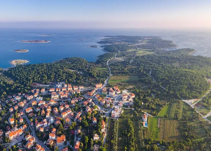 Ella Premantura By Interhome Pola