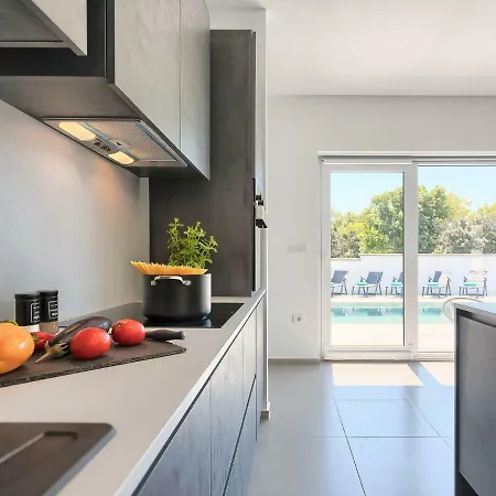 Ella Premantura By Interhome