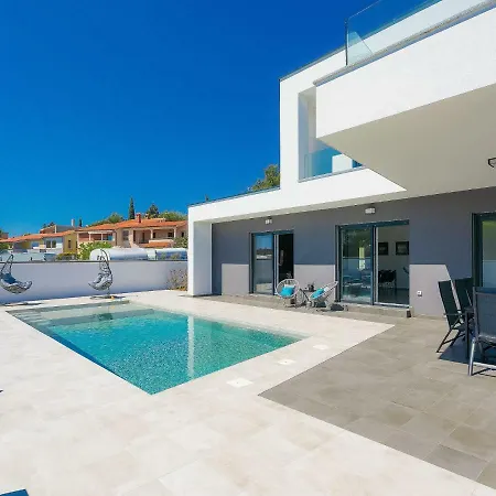 Villa Ella Premantura By Interhome Pola