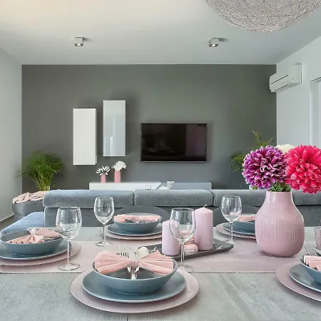 Ella Premantura By Interhome Pula