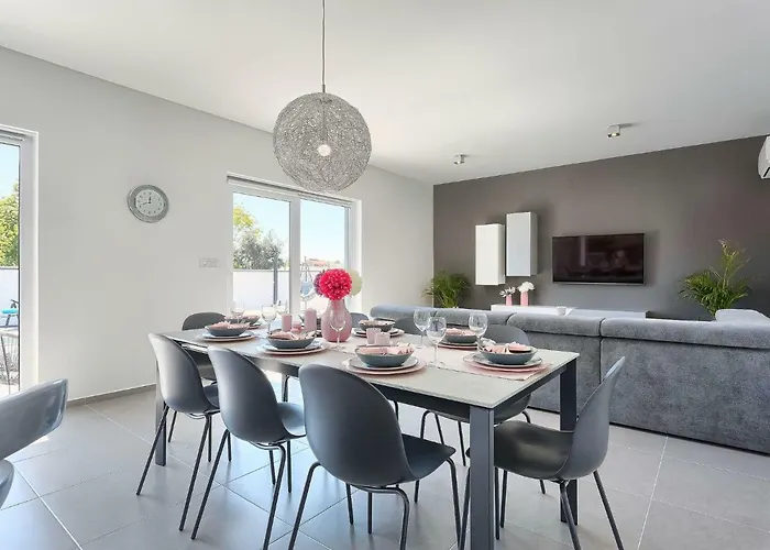 Ella Premantura By Interhome *